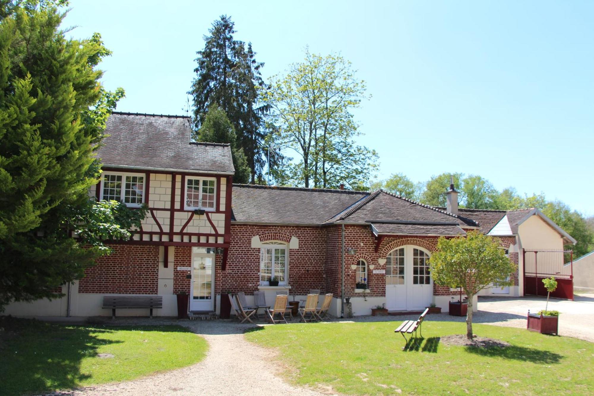 L'Ecurie De Vieux-Moulin Hotel Exterior foto