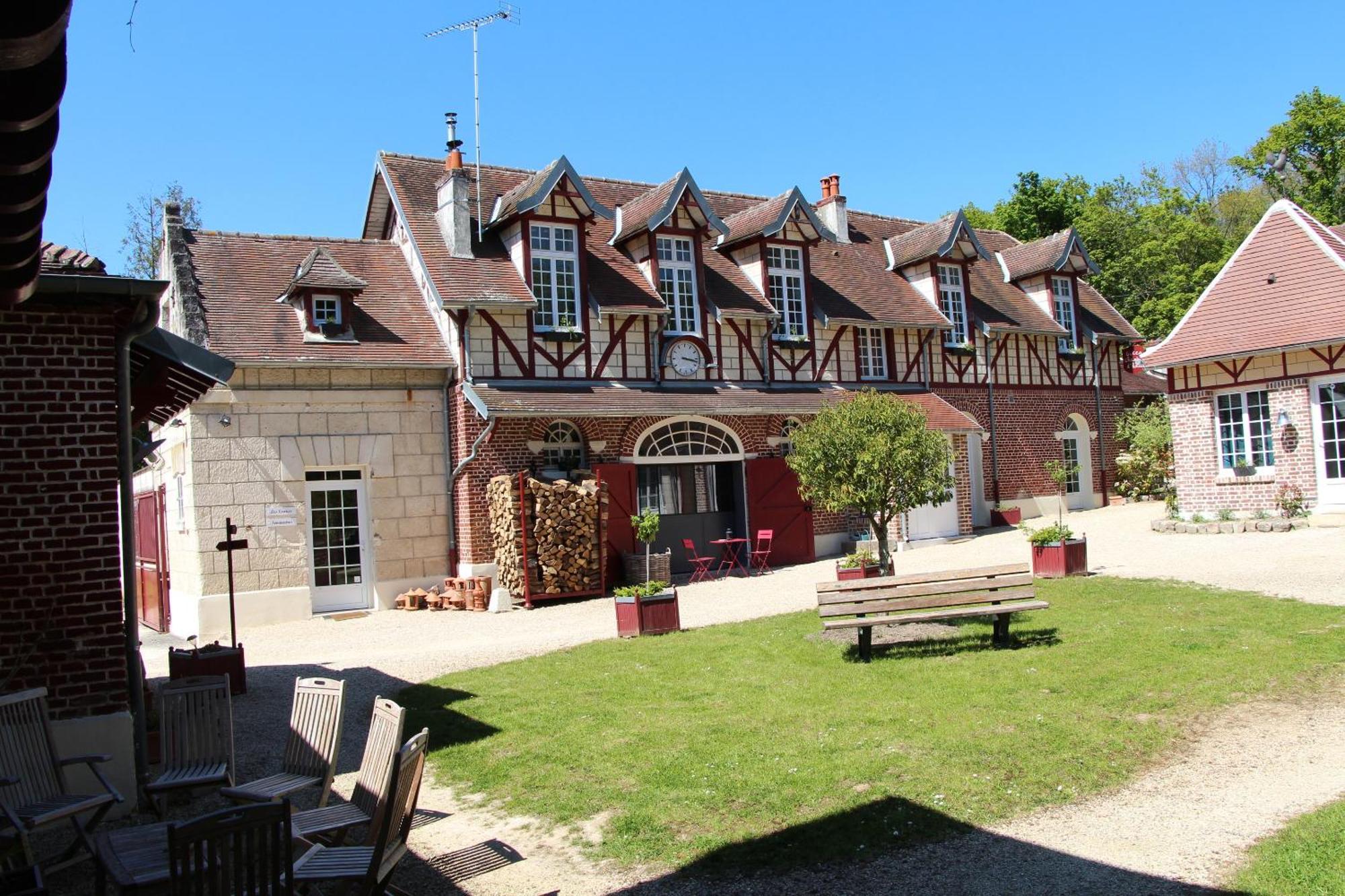 L'Ecurie De Vieux-Moulin Hotel Exterior foto